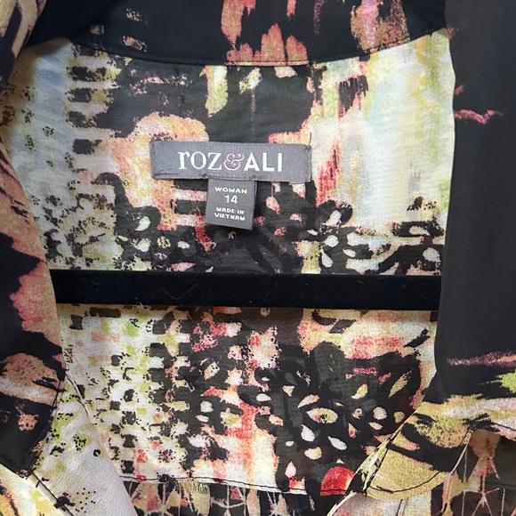 Roz & Ali Multicolor Abstract Dress - Picture 3 of 6